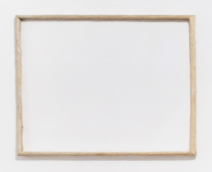 Sayako Oguri “Ornament 1”, 2019 chassi para pintura esculpido à mão 31 x 39 cm