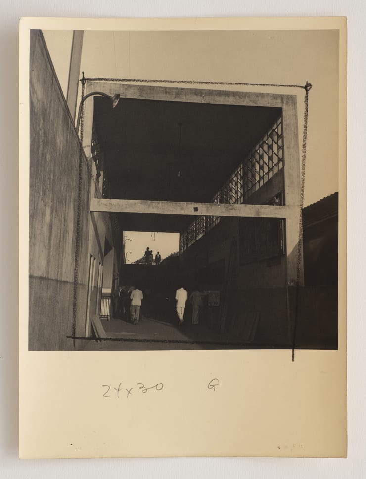 Thomaz Farkas Sem título gelatina e prata sobre papel silver gelatin print on paper 23,9 x 17,9 cm 9.41 x 7.05 in ed vintage