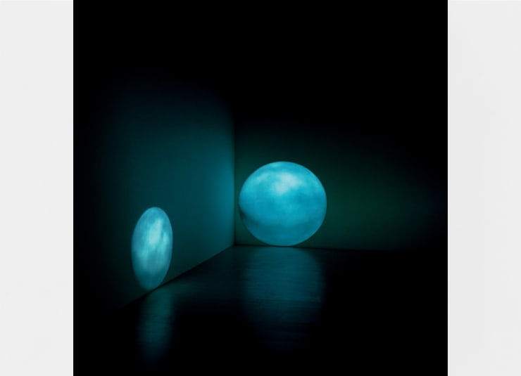 Regina Silveira, "Lunar", 2003