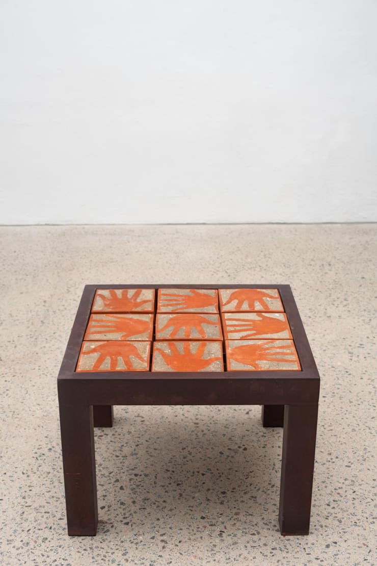 Campana Mesa Lateral Cobogó - Preenchido, 2022 ferro, cerâmica e cimento iron, ceramic, cement 50 x 68,5 x 68,5 cm 19.68 x 26.97 x 26.97 in