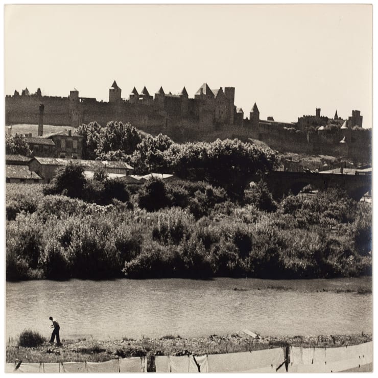 Geraldo de Barros Sem título, Carcassonne, França, 1951/1977 Gelatina e prata | Silver gelatin print 30 x 30 cm | 11.81 x 11.81 in Vintage
