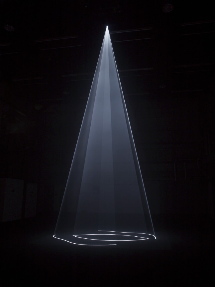 Anthony McCall, ¨Skirt I¨, 2010