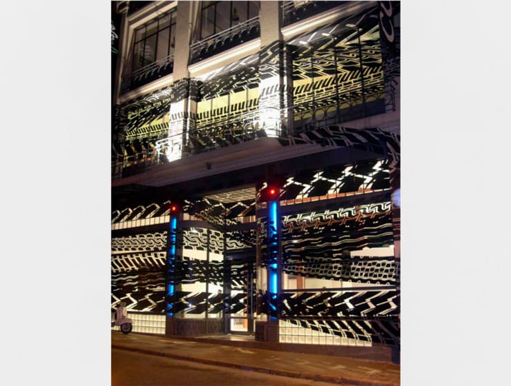 Regina Silveira, "Derrapando", 2004