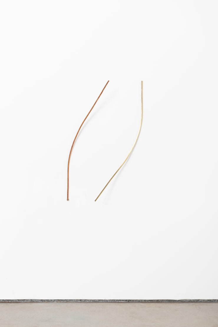 Pablo Lobato Paralelas, 2021 Bronze e madeira | Bronze and wood 107 x 56 x 21 cm | 42.13 x 22.05 x 8.27 in