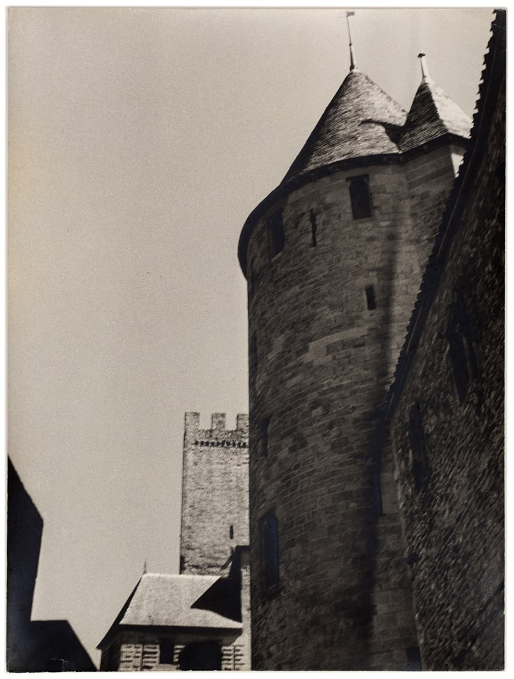 Geraldo de Barros Sem título, Carcassonne, França, 1951/1977 Gelatina e prata | Silver gelatin print 40 x 30 cm | 15.75 x 11.81 in Vintage
