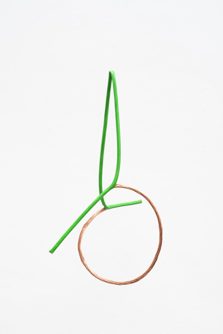 Pablo Lobato Ah!, 2021 Fio de cobre coberto por plástico Copper wire covered with plastic 57 x 41 x 30 cm | 22.44 x 16.14 x 11.81 in