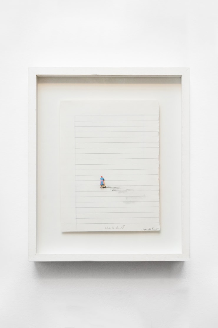 Liliana Porter “Black dust”, 2023 assemblage e acrílica sobre papel assemblage and acrylic on paper 20,3 x 15,8 cm 8 x 6.25 in