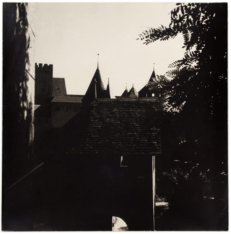 Geraldo de Barros Sem título, Carcassonne, França, 1951/1977 Gelatina e prata | Silver gelatin print 30 x 30 cm | 11.81 x 11.81 in Vintage