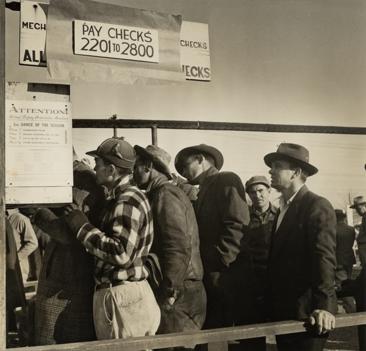 Edwin Rosskam, Pay Day For Mechanical Crew, 1943