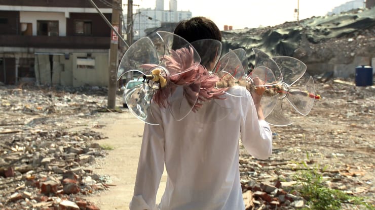 Minouk Lim. Portable Keeper (Still), 2009.