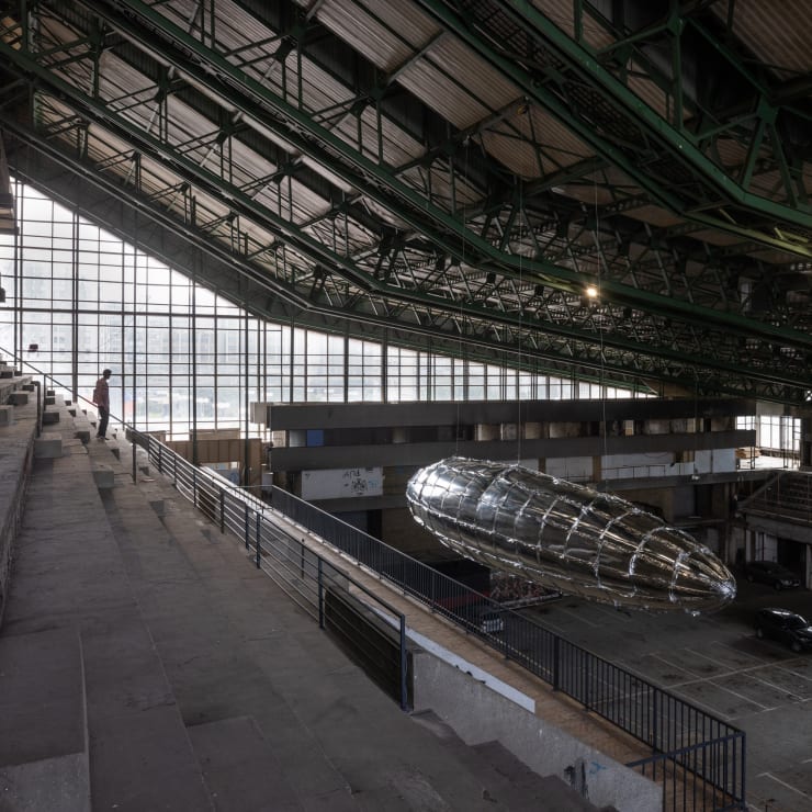 Lee Bul, Willing to Be Vulnerable – Metalized Balloon V4, 2015/2020. Installationv view Fabric, PET film, air blower, electronic wiring,...
