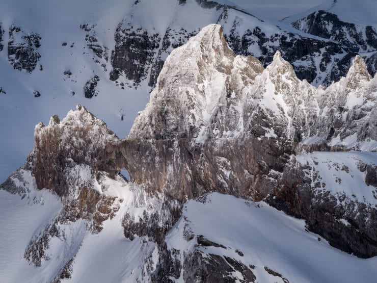die tschingelhörner frisch eingepackt in schnee, nach einem wintersturm, flims, unesco sardona