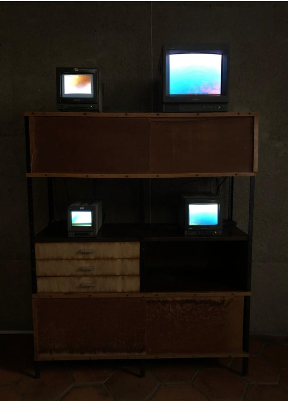 Manuela de Laborde Sin Título, 2019 Monitors installation - Monitors and media players Variable dimensions