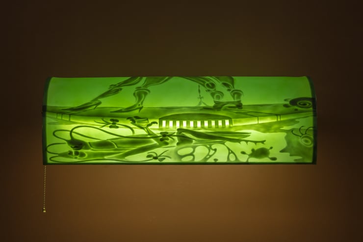 ASMA Dos flamantes como obsidianas negras, verdaderamente más del tono del estiércol, con un fulgor de brillo nocturno que embriaga no solo el borde de sus inflamados belfos sino también sus cuerpos embadurnados en grasienta bacteria, 2023 Silicone, brass, fluorescent light bulb, electrical hardware, acrylic 18 x 61.3 x 33.3 cm (7.1 x 24.1 x 13.1 in)