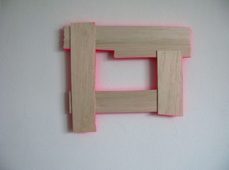 Untitled - 2, 2013 Akrýl flúormálning á Balsa við 22,5 x 26 cm JEC0023