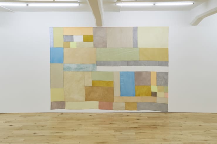ólík samfélög myndast / different communities develop, 2016 jurtalitur, akrýllitur, silki / plant dye, acrylic paint, silk 238 x 320 cm HIB0077