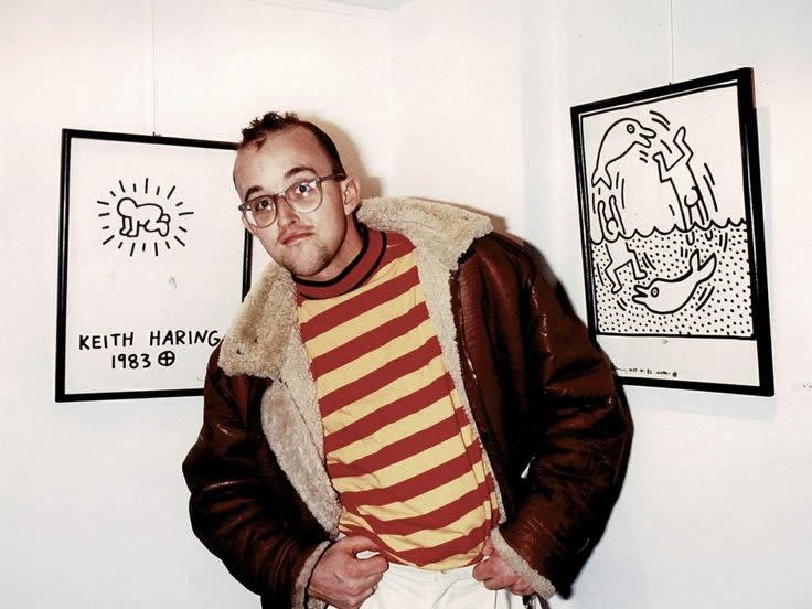 Haring at his last exhibit to La Galerie de Poche in Paris, France, January 1990 CCSA: Real OB459