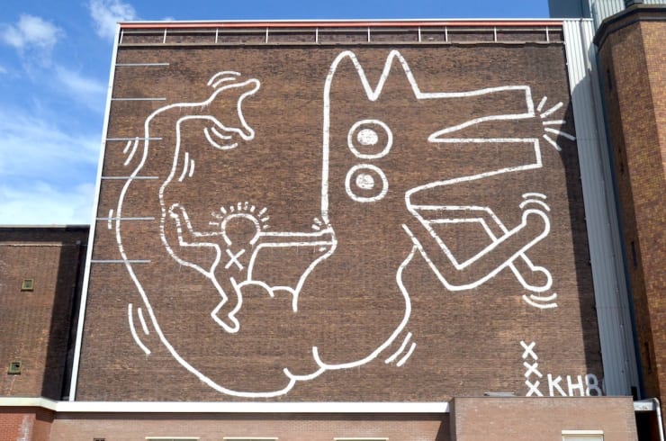 Nederlands: Keith Haring op de Centrale Markthallen te Amsterdam (1); juni 2019. Foto: Erik Swierstra.