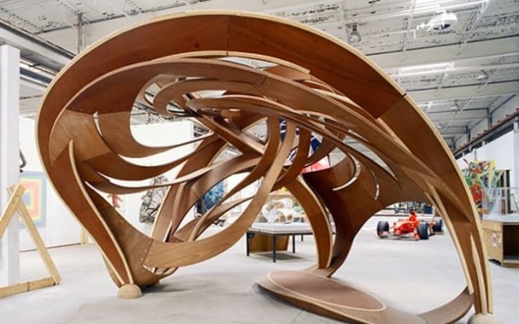 Frank Stella The Broken Jug. A Comedy [D#3] (left handed version), 2007 Marine ply and pine 15x17x12 feet © 2018 Frank Stella / Artists Rights Society (ARS), New York. Courtesy the artist’s studio.