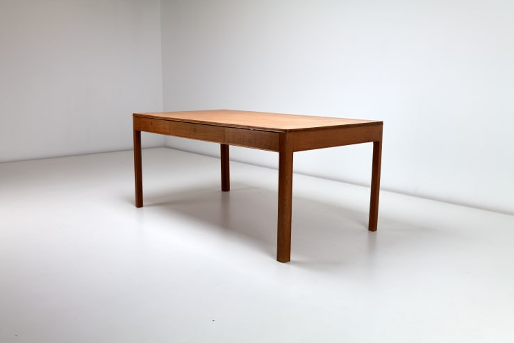 Unknown Oak desk, 1933 Solid quarter sawn oak Commissioned by an architects firm in Copenhagen 1933 Purchased from the descendants of the original owner. Diagonal view