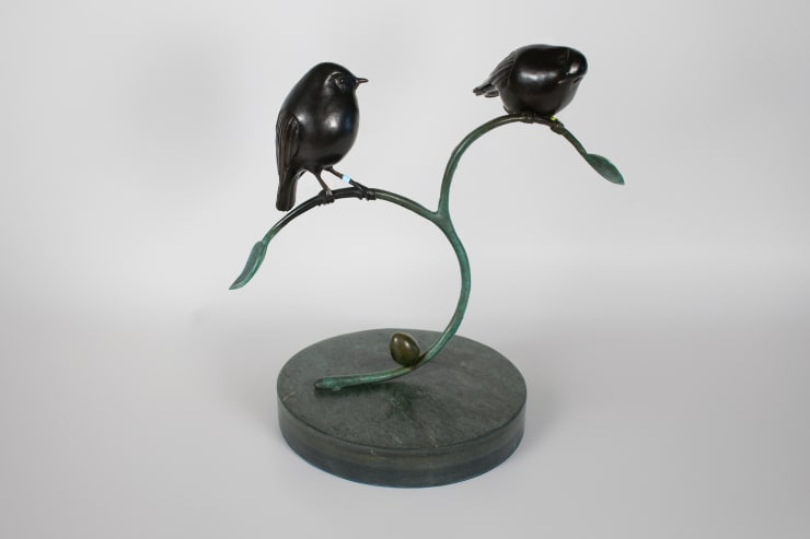 Fiona Garlick Love Birds 3/7, 2024 Cast bronze on polished Schist 29 cm x 31 cm Plinth 19 cm diameter