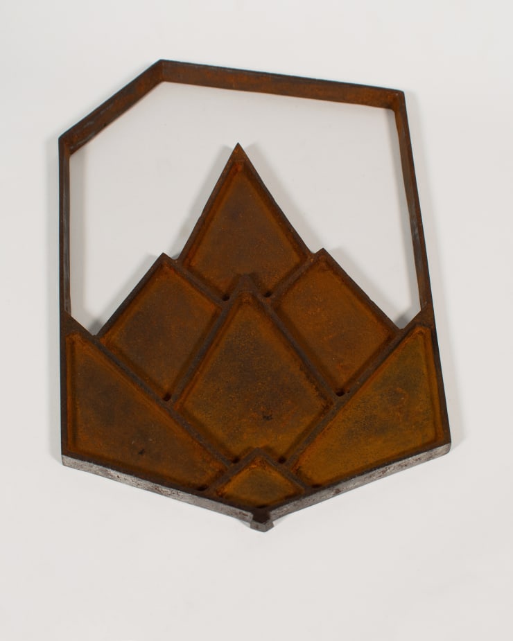 David Guerin Kahuraniki te Maunga Cast Iron 32 x 20 cm