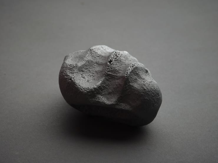 Anthea Tucker, Sinister Manus, 2023