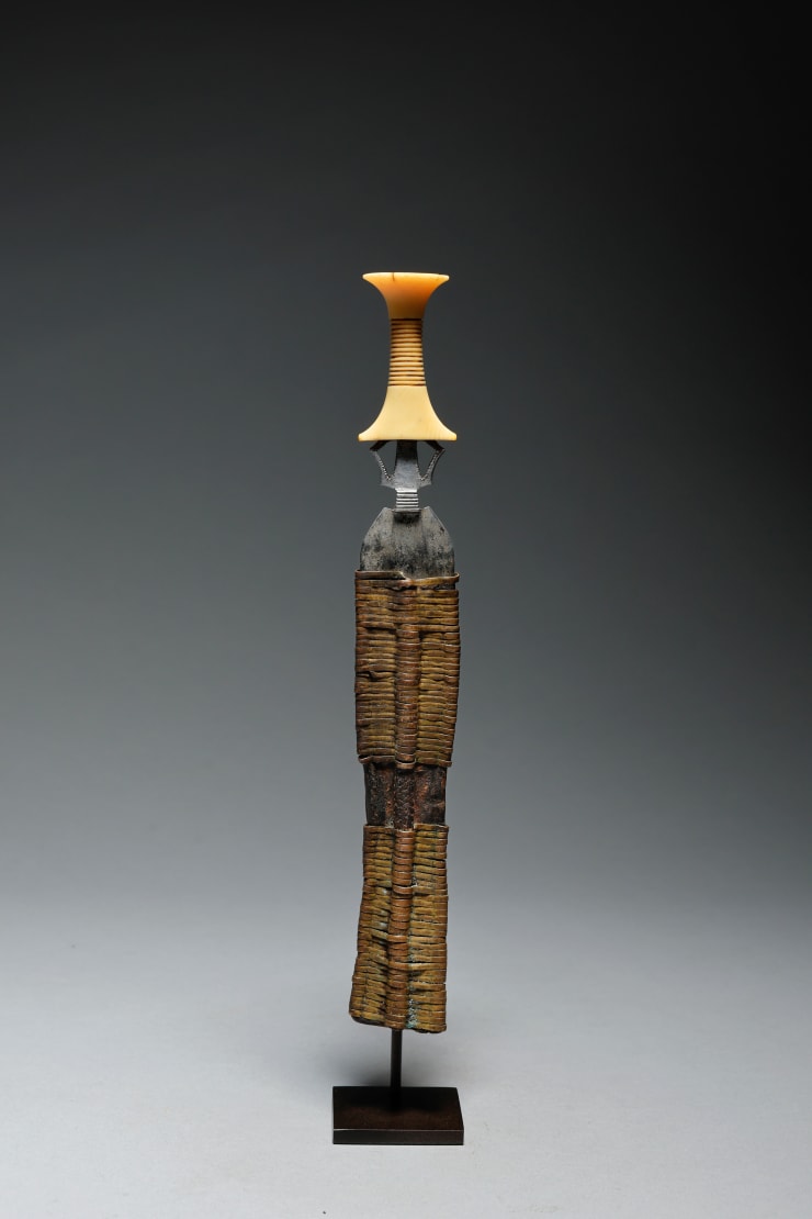 Couteau Mangbetu République Démocratique du Congo 26 cm Provenance: Collection belge.