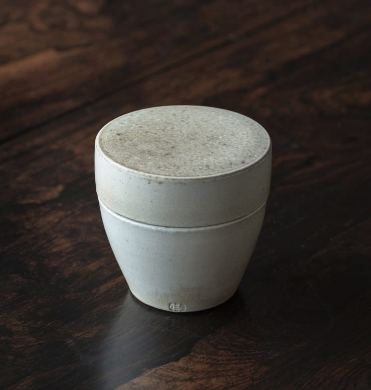 Gwyn Hanssen Pigott, Lidded pot, 1995