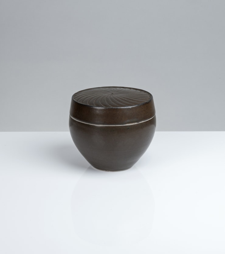 David Leach, Fluted lidded box, 1970