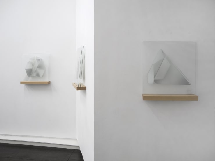 Jessica Rayner Luminous Flux, 2016 Installation View at Christine Park Gallery, London Courtesy of the Artist and Christine Park Gallery © Jessica Rayner
