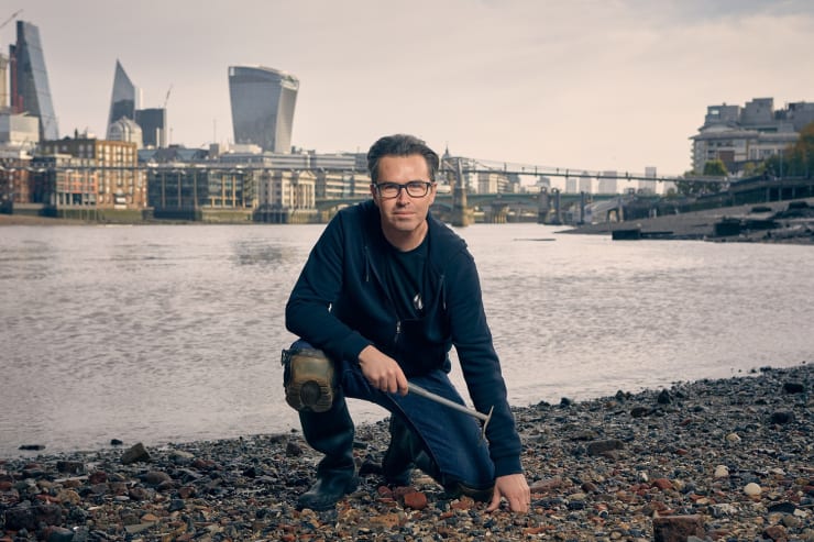 Mudlarks and the Thames