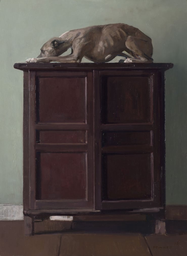 Pieter Pander - Hond op Chinees kastje - 2016 - olieverf op paneel - 75 x 55 cm