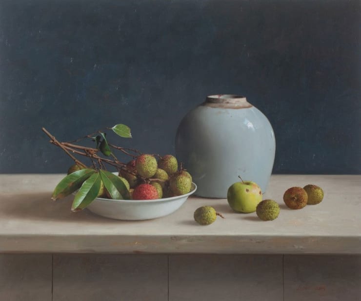 Qiangli Liang - Lichees en gemberpot - 2014 - olieverf op paneel - 50 x 60 cm