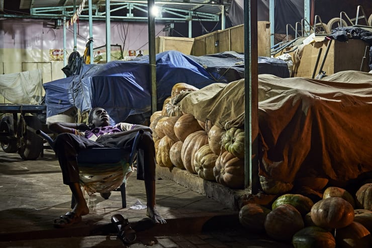 HÉCTOR MEDIAVILLA, SORRY WE'RE CLOSED #14 - Petit Marché de Niamey, 2017