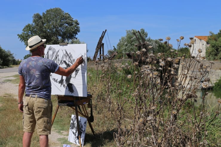 2015 08 06 Gerard Byrne Plein Air Sketching The Bridge Of Langlois Arles France Following Vincent Van Gogh Phot Credit Agata Byrne 4