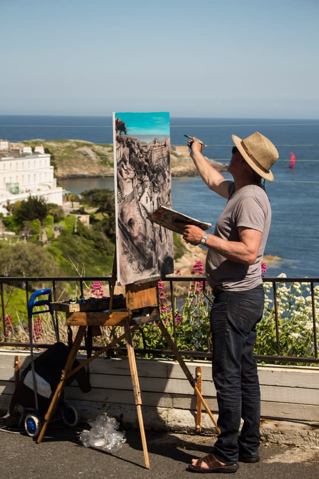 Gerard Byrne painting plein air 'Sorrento Terrace' Dalkey, photo Colm Murphy
