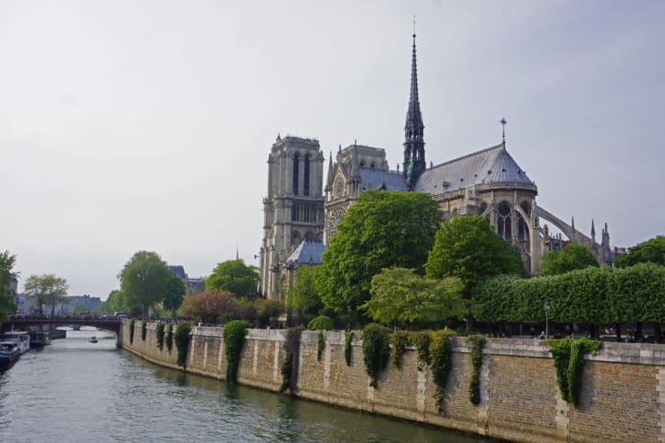 Gerard Byrne painting plein air Paris