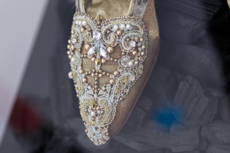 Bonfire of Equity Fairy Tale: Aschenputtel vintage shoes with handmade embroidered lace, spun gold, crystals and bloody scarlet insole on a pile of coal case - L40 x W40 x H140 cm