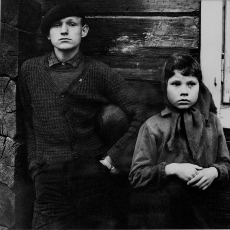 Antanas Sutkus "Brother and sister", 1969, 40 x 40 cm, silver gelatin vintage print from 1982