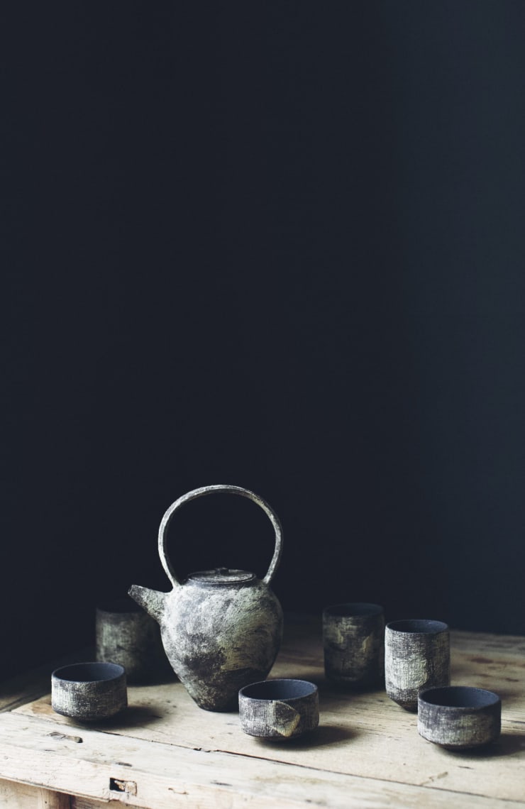 Magdalena Harms Tea-Set, 2025 Ceramic with slip and Shino glaze