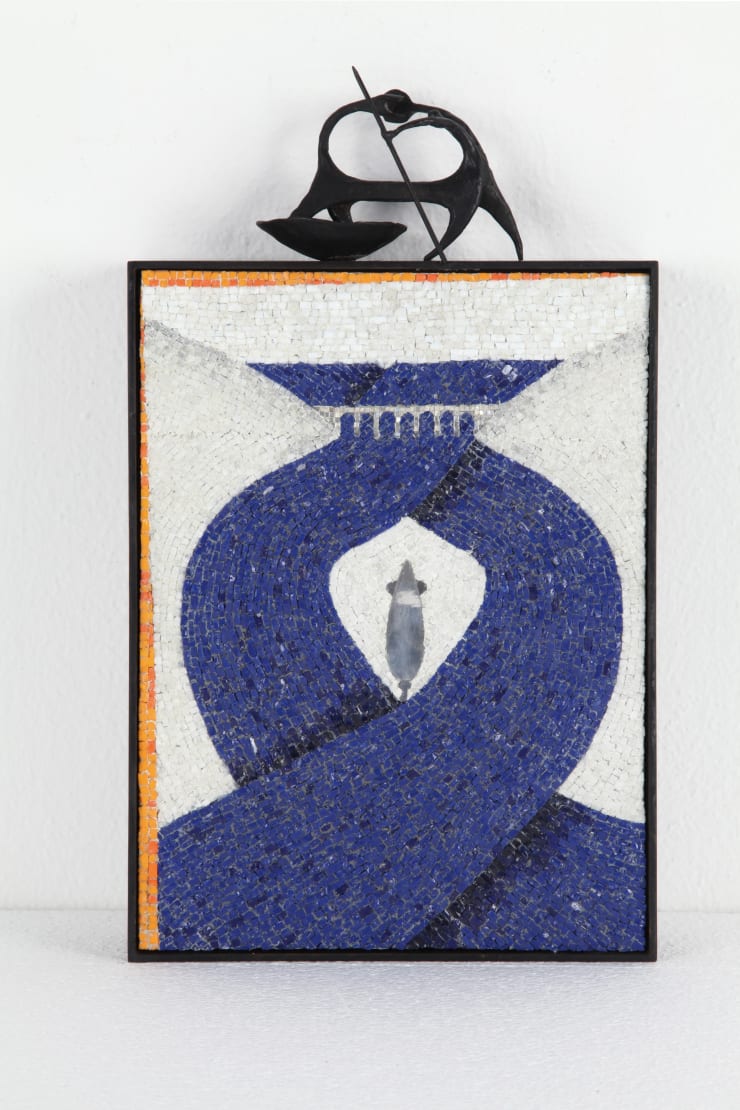 In-Es, 2012, mosaico e bronzo, cm 35X20,5X5