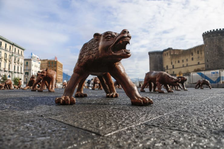 Veduta dell'installazione con le opere di Liu Ruowang.