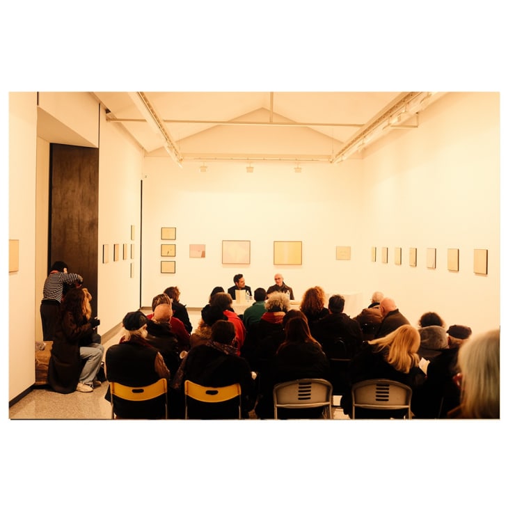 Fotografia dell'incontro tenuto in galleria il 12 dicembre 2023. Fotografia di Thomas Pagani.