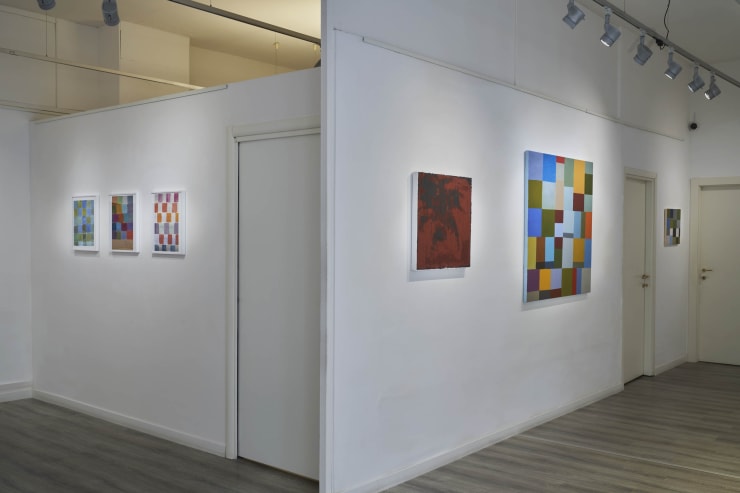Veduta della mostra presso VV8artecontemporanea. Photo courtesy Fabrizio Ciccone
