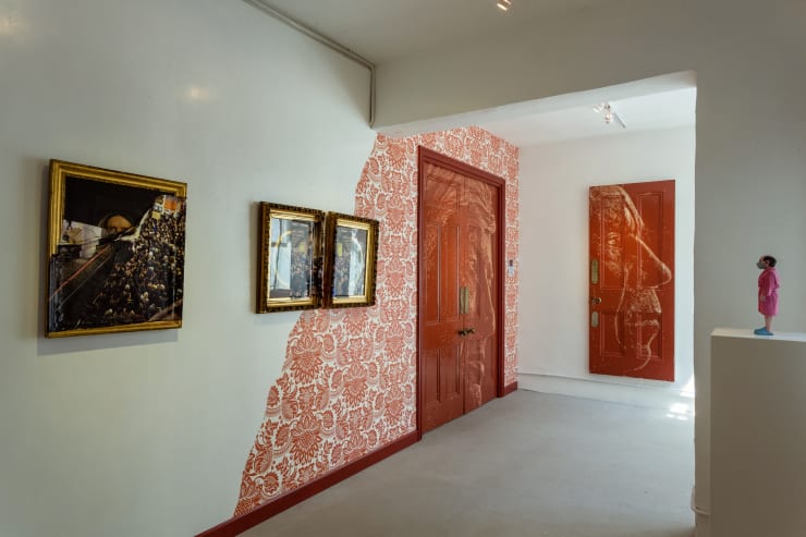Disconnect Hk Alex Fakso Vhils And Isaac Cordal Installation View 2020 Credit Schoeni Projects And Daniel Murray Studio