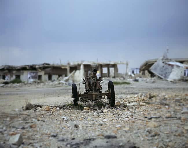 Joana Hadjithomas & Khalil Joreige War Trophies N°2, 2006-2007 Photographic prints on baryté paper 30.00 x 38.00 cm Edition 3 of 5, 2AP