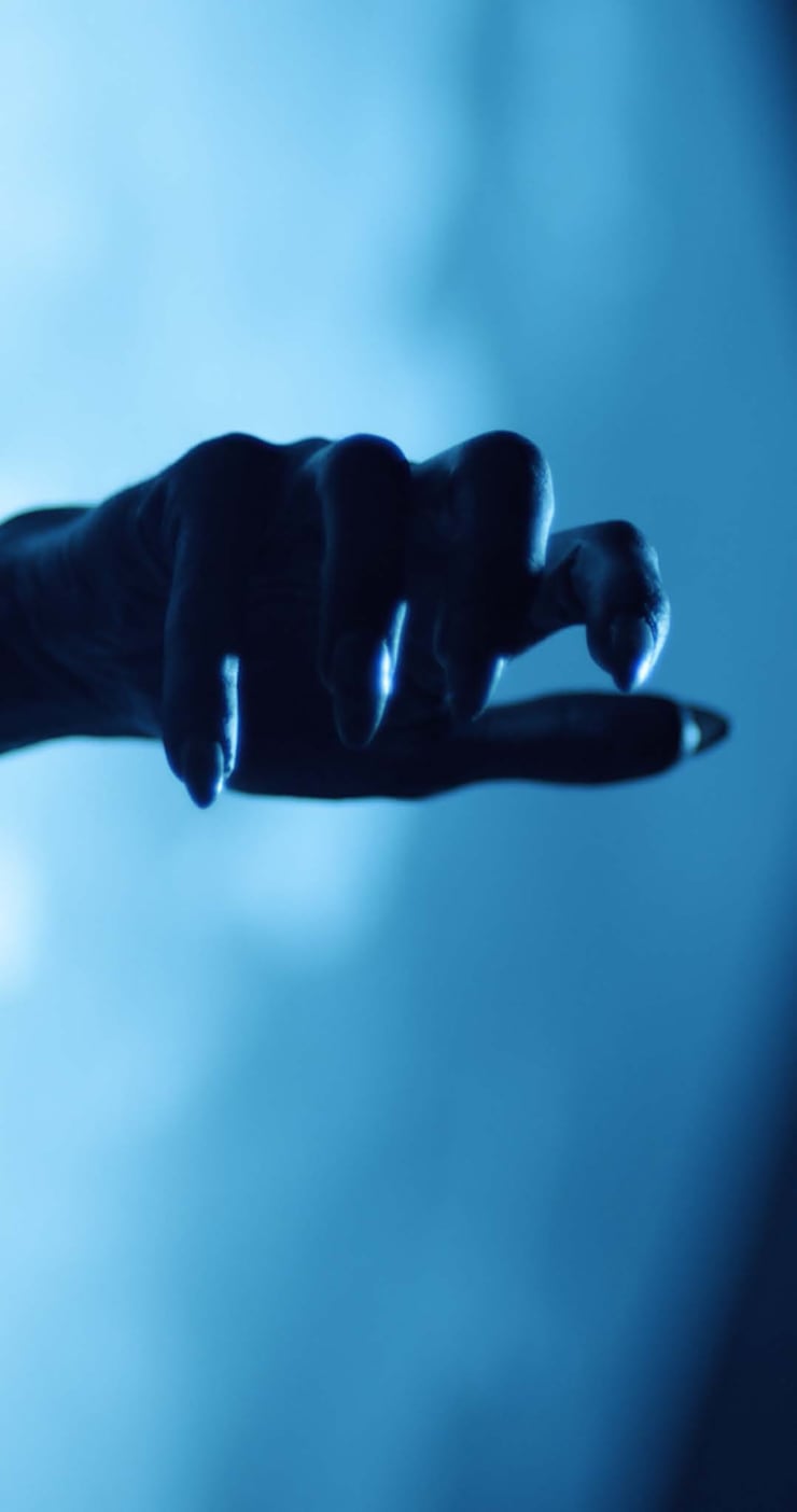 Sophia Al-Maria, The Limerent Object, 2016, Digital video projected vertically, color, sound, 5 min 11 sec, Edition of 3, 1AP, Video still1