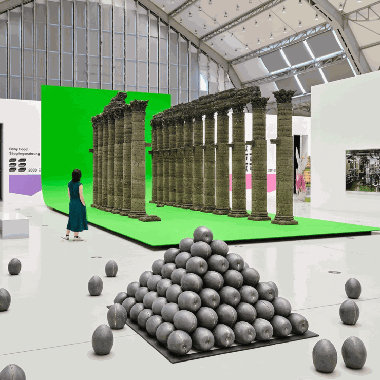 Installation view, Abbas Akhavan, SURVIVAL IN THE 21st CENTURY, 2024, Deichtorhallen Hamburg. Photographer Henning Rogge