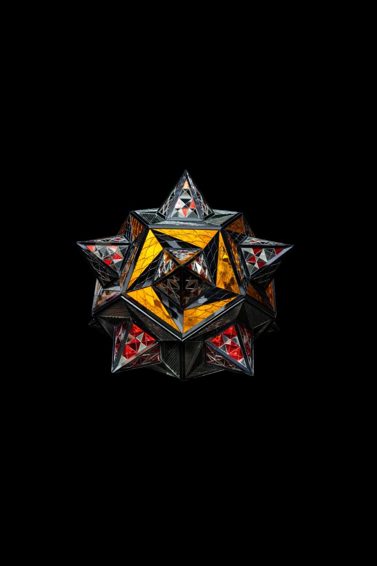 Taher Asad-Bakhtiari, Star 1, 2023/2024, Mirror Mosaics and Stained glass, 30.00 x 30.00 cm dmr